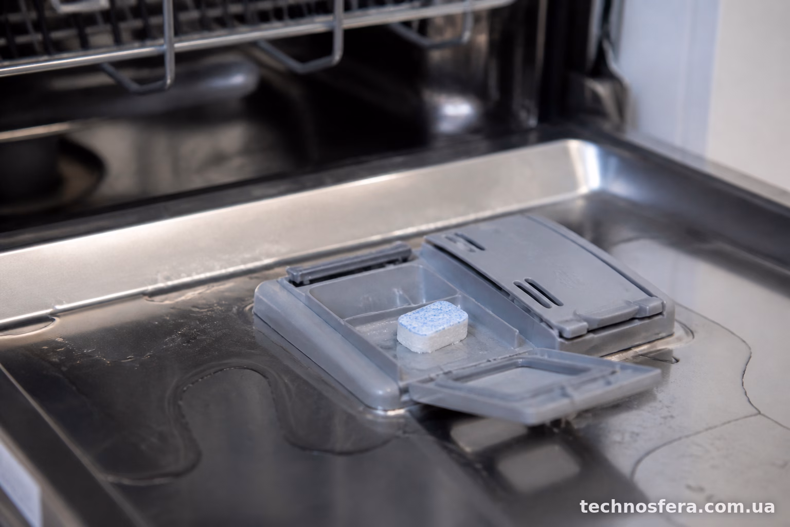 Electrolux EEM48320L не розчиняє таблетку